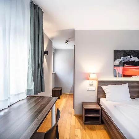 Living-world Lägenhetshotell 3*